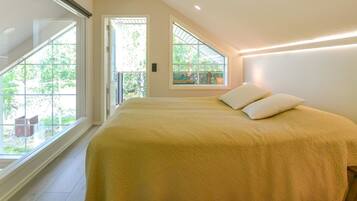 4 bedrooms, travel cot, Internet