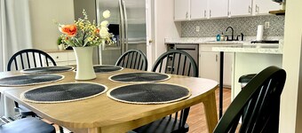 InstaWorthy Spa Oasis ~ KING Adjustable Base Bed ~ 15Min to Beach