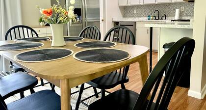 InstaWorthy ~ KING Adjustable Base Bed ~ 15Min to Beach