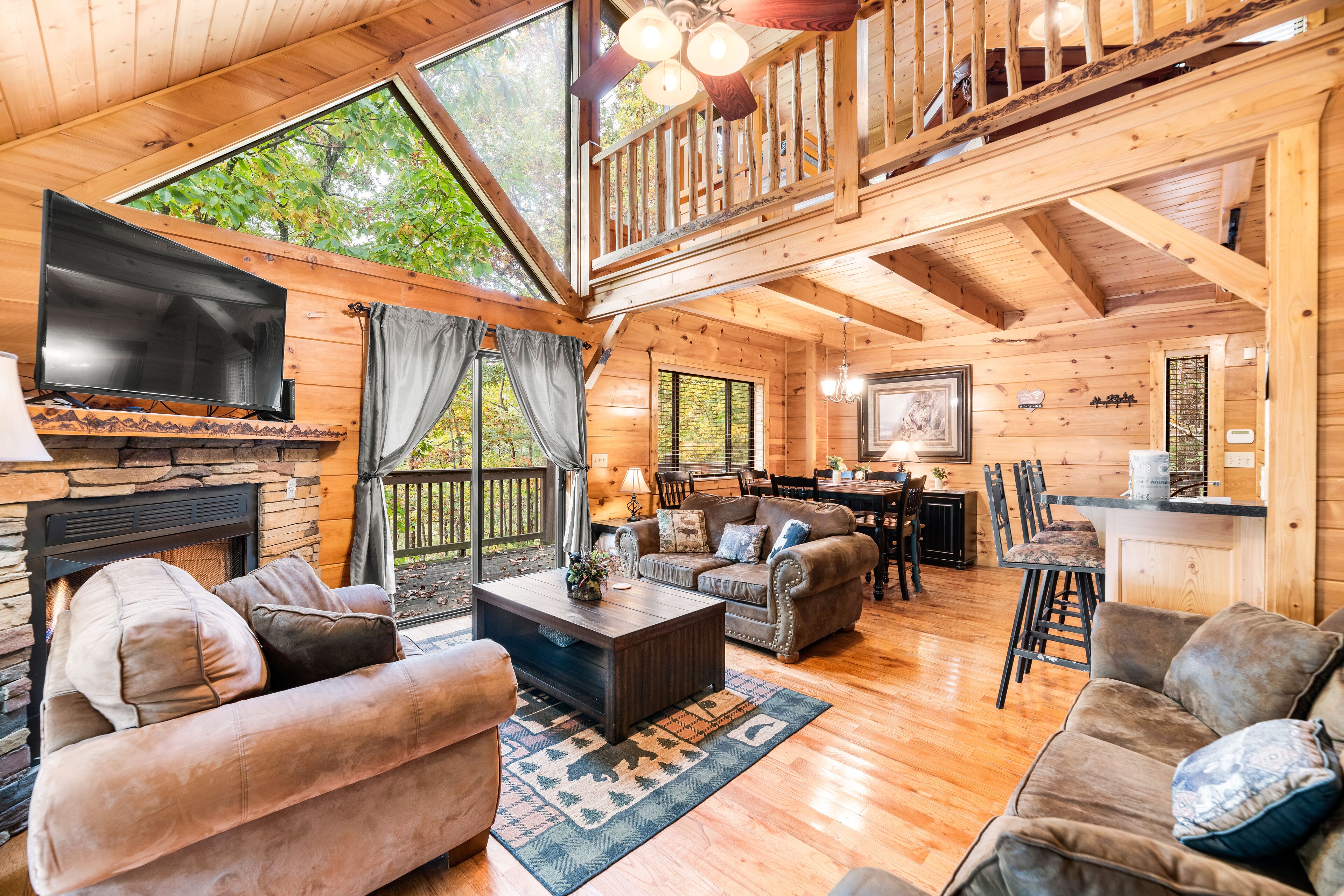 Una Smart TV, una chimenea