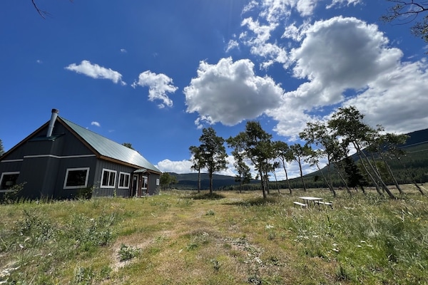 Cozy cabin surrounded by the stunning beauty of Forbes Park