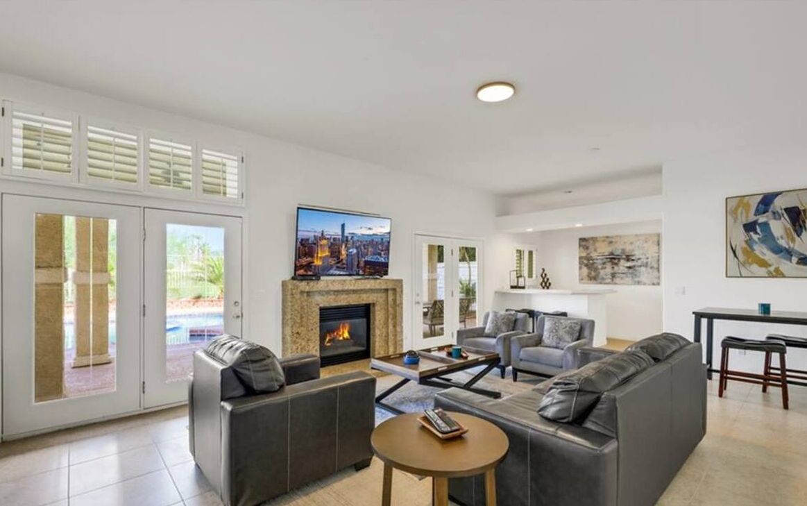 Smart-tv och eldstad