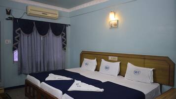 Triple Room | Premium bedding, free WiFi, bed sheets