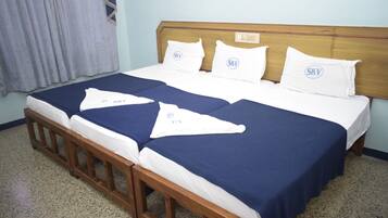 Triple Room | Premium bedding, free WiFi, bed sheets