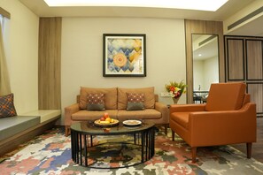 Suite | 防过敏的被褥、迷你吧、客房内保险箱、办公桌