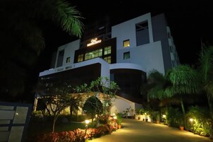 Fachada de la propiedad