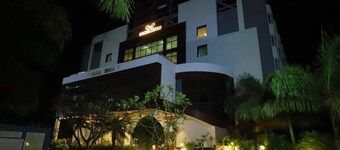 Grand Sarovar Portico