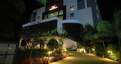 Grand Sarovar Portico