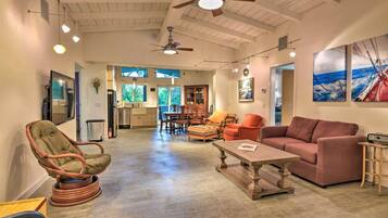 Smart TV, ping pong, stereo