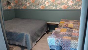1 bedroom, iron/ironing board, WiFi, bed sheets