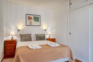 Iron/ironing board, free WiFi, bed sheets