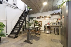 Fridge, oven