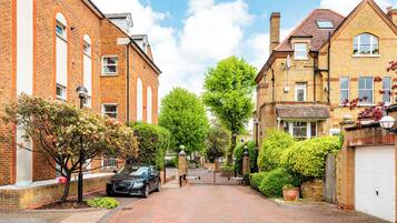 Apartment (1 Bedroom) | Property grounds