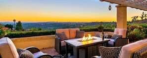Outdoor dining - Grand Pacifico - Breathtaking views / Infinity Pool /Close to Temecula & Beaches (Fallbrook)