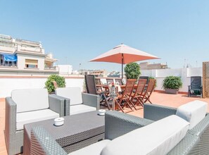 Outdoor dining - Your solution for a perfect stay in Barcelona! (Barcelona)