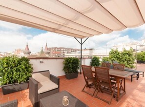 Outdoor dining - Your solution for a perfect stay in Barcelona! (Barcelona)