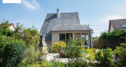 Le Crépuscule. 300m from the beach, pets allowed.