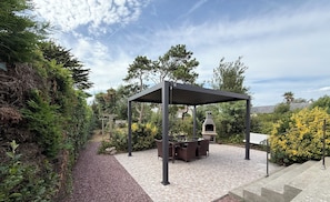 Outdoor dining - Le Crépuscule. 300m from the beach, pets allowed. (Gouville-sur-Mer)