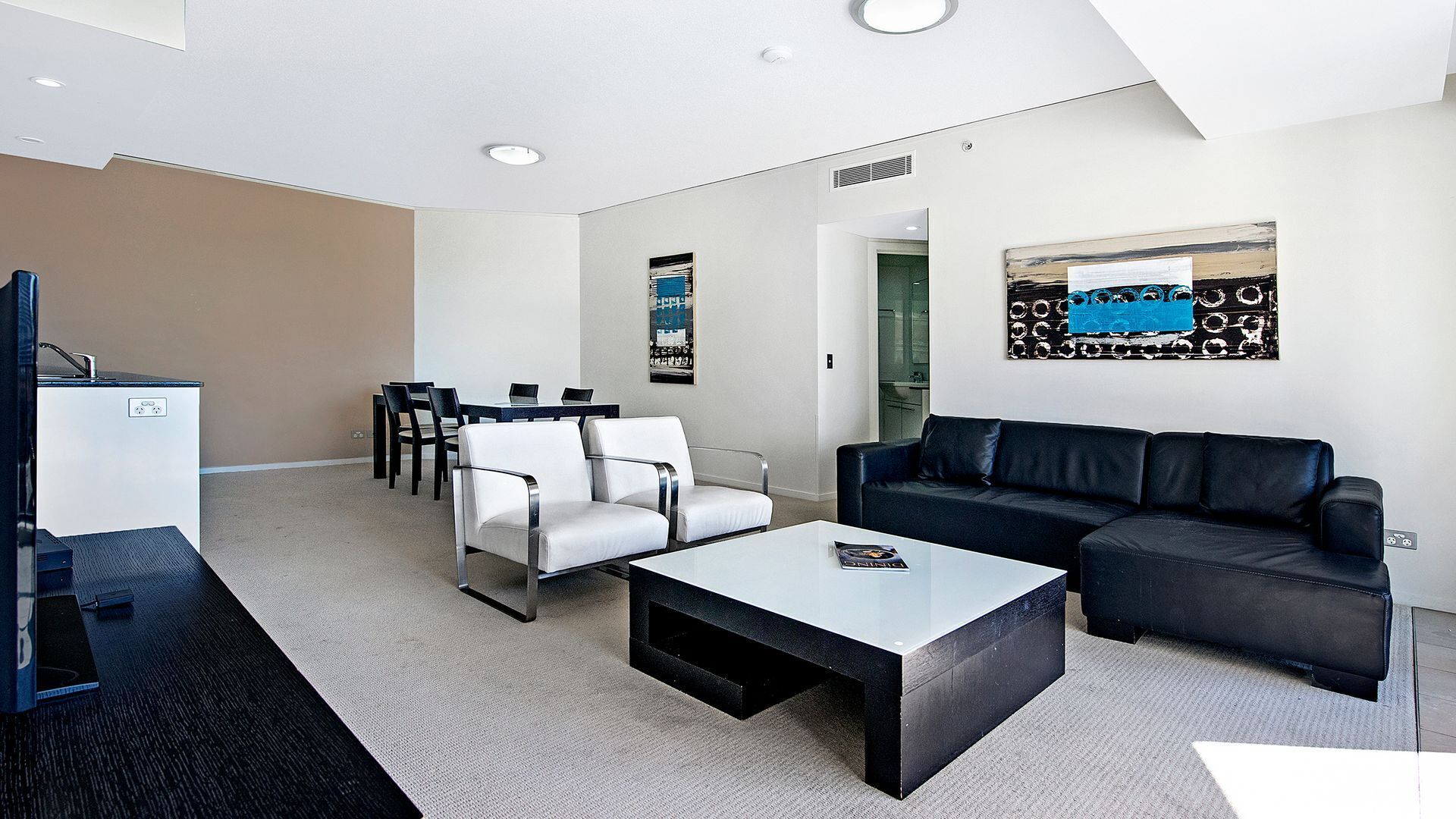 Stunning 2 Bed Apartment In Sierra Grand - Coasthm - Broadbeach