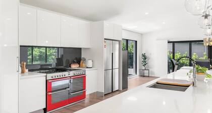 VISTA ELMS - THE VINTAGE HOLIDAY HOUSES