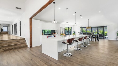 VISTA ELMS - THE VINTAGE HOLIDAY HOUSES