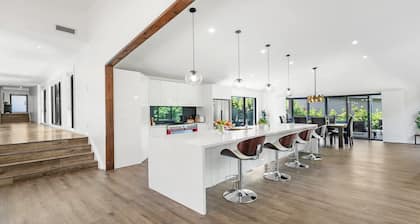 VISTA ELMS - THE VINTAGE HOLIDAY HOUSES