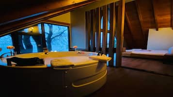 Family Villa | Premium bedding, down duvets, minibar, in-room safe