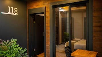 Standard Double Room | Living area