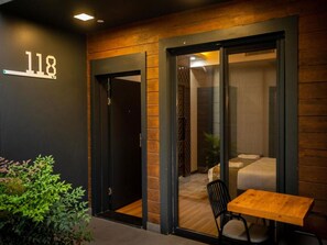 Standard Double Room | Living area | 32-inch Smart TV with satellite channels, TV, Netflix