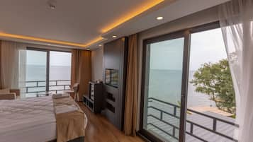 Superior Studio Suite | 1 bedroom, premium bedding, down duvets, minibar
