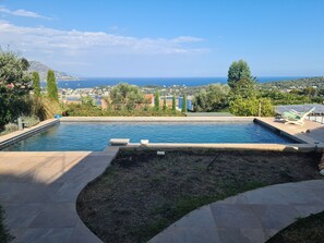 Outdoor pool - independent accommodation with exceptional sea view (Nice)
