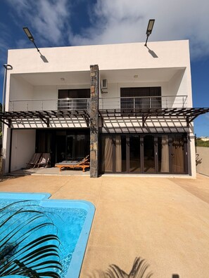 Exterior - Superb modern contemporary 4 bedroom villa ensuite (Trou d'Eau Douce)