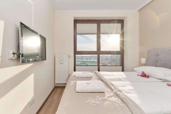 2 bedrooms, iron/ironing board, travel cot, WiFi