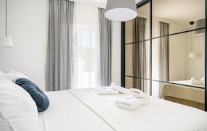 3 chambres, coffre-fort, fer et planche à repasser, lit de bébé portatif