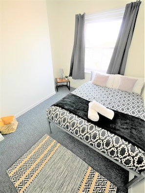 6 bedrooms, free WiFi, bed sheets