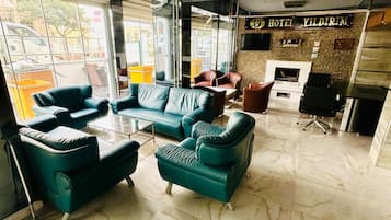 24-inch LCD TV with satellite channels, TV