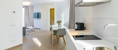 1 slaapkamer, een kluis op de kamer, verduisterende gordijnen