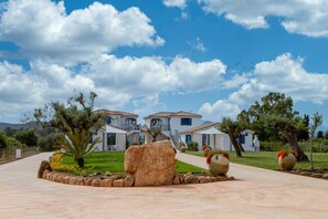 المنطقة المحيطة بالمنشأة