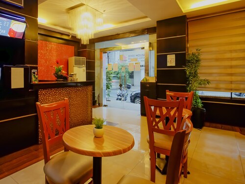 Manila Crown Palace Hotel