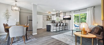 Decatur/Atlanta Area - Family and Dog Friendly Modern 3BR Home with Fenced Yard