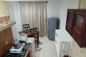 Deluxe Triple Room | Private kitchen