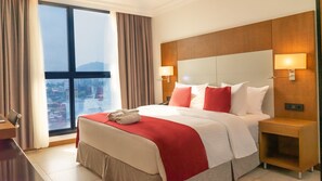 Minibar, in-room safe, individually furnished, desk - Star Land Hotel Bastos (Yaoundé)