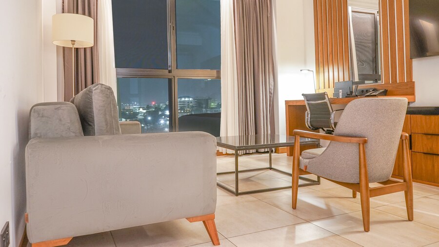 Star Land Hotel Bastos