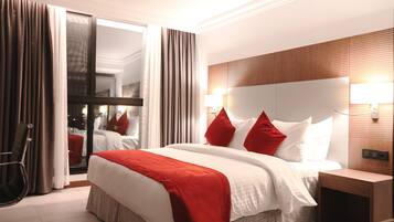 1 室のベッドルーム、ミニバー、セーフティボックス (室内)、客室ごとに異なるインテリア