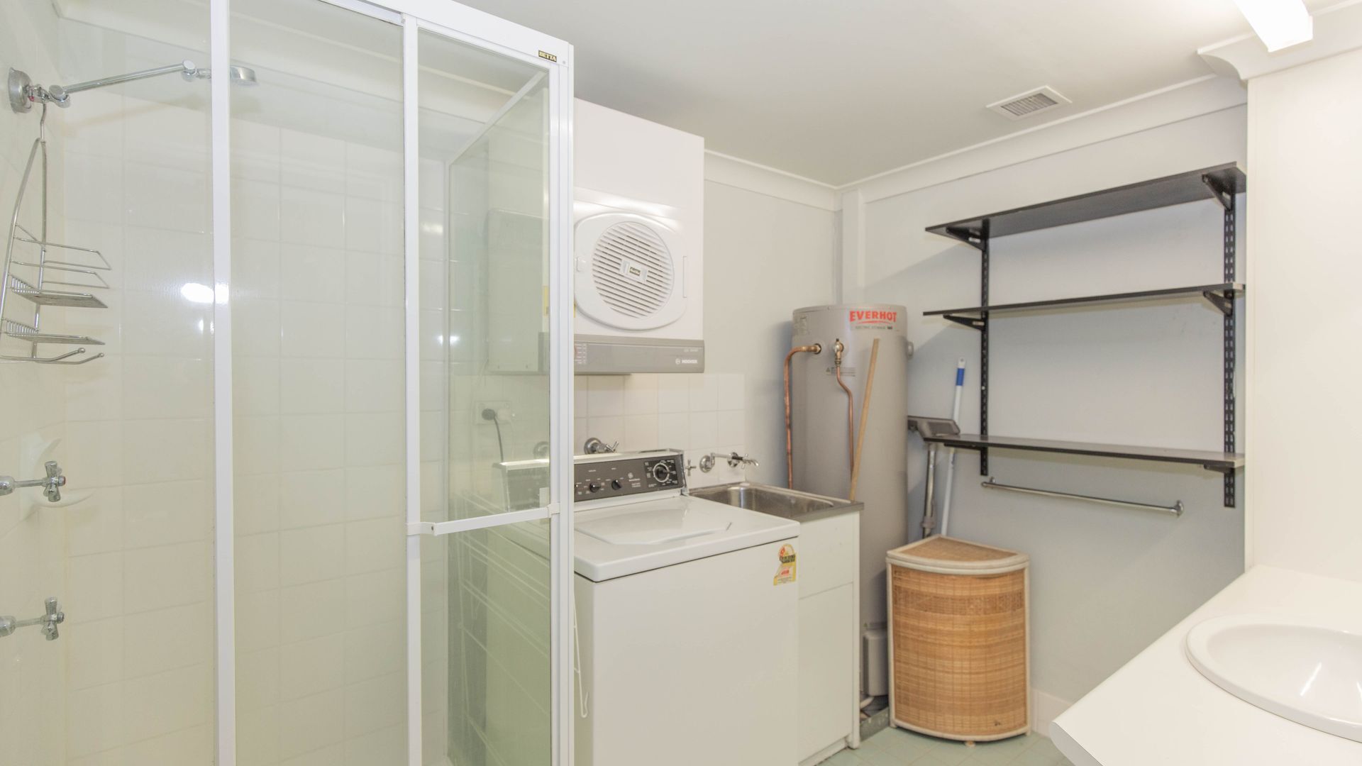 Razorback 11/1 Gippsland St — image 3