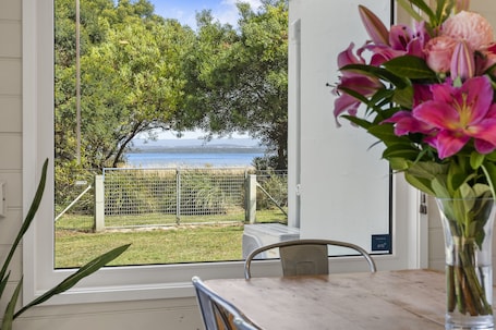 Family House, 3 Bedrooms | In-room dining