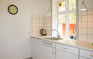 Refrigerador, microondas, parrilla de estufa y lavavajillas 