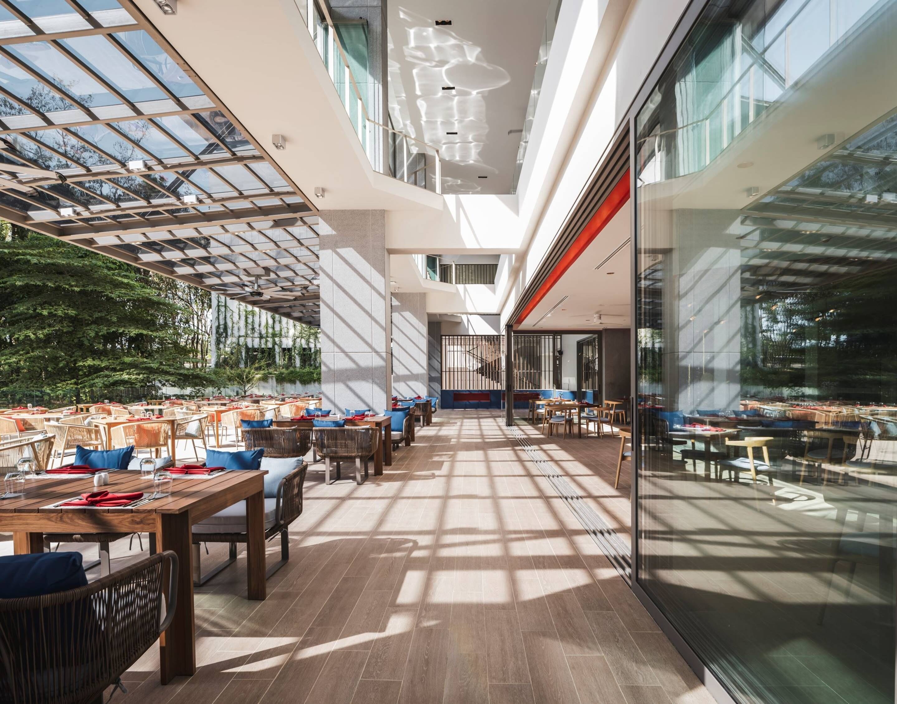 3 间餐厅，供应早餐、午餐、晚餐和早午餐