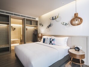 Deluxe Pool Suite | Premium bedding, free minibar items, in-room safe - Avani+ Khao Lak Resort (Takua Pa)