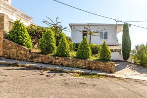 Property grounds - Cap Ras 01 – Apartment with terrace and sea views (Llança)